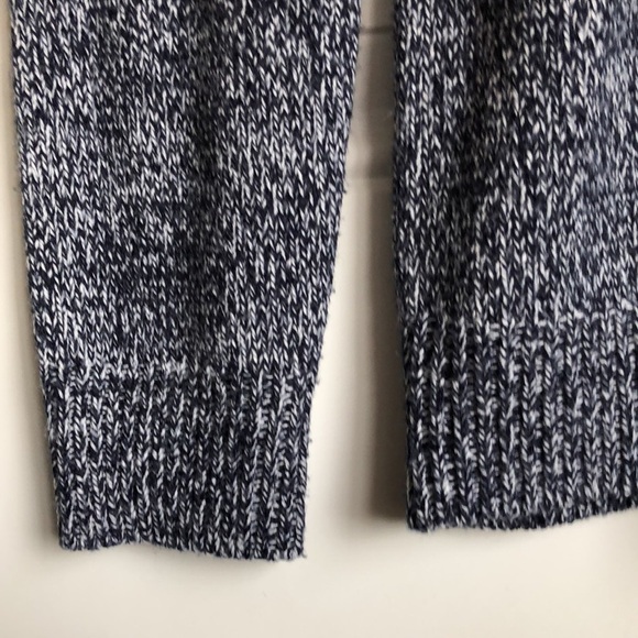 TOPMAN SWEATER SIZE XS 100% POLYESTER - Picture 5 of 5